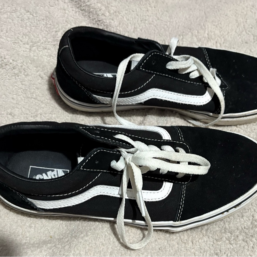 Vans - Picture 3 of 3